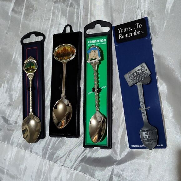 Bundle of collectible silver baby spoons with cases - Picture 11 of 12